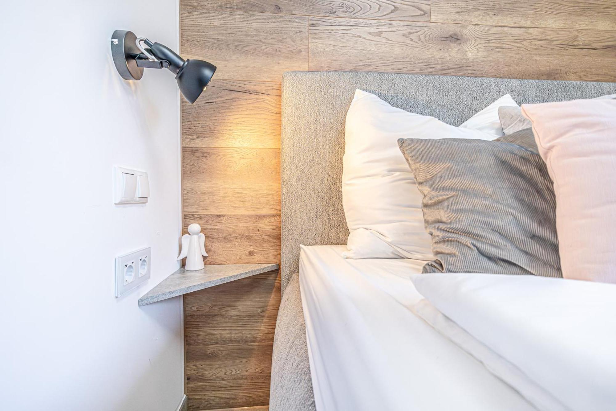 Krems Bahnhof Deluxe Rooms - Near Danube River Luaran gambar