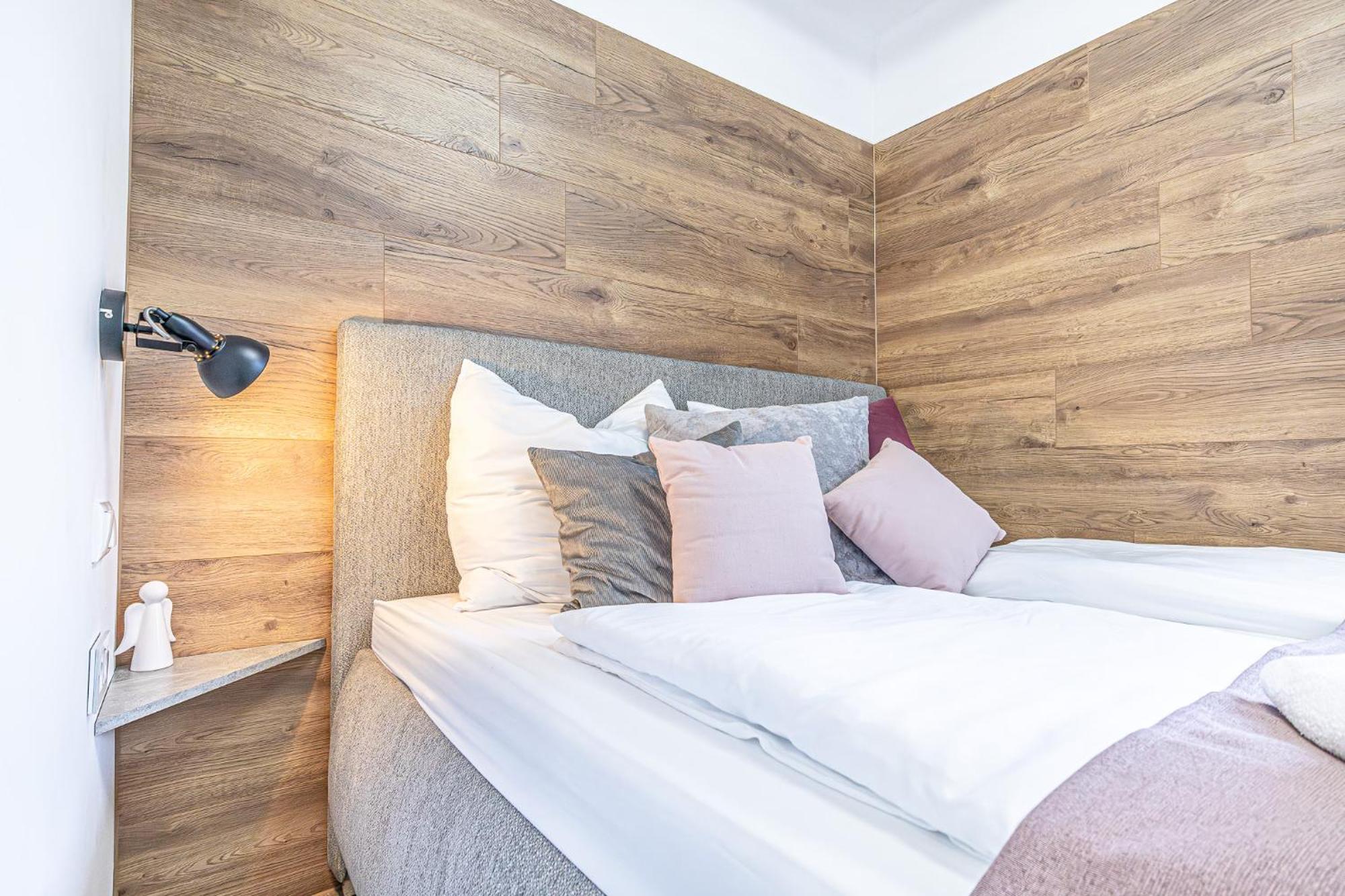 Krems Bahnhof Deluxe Rooms - Near Danube River Luaran gambar