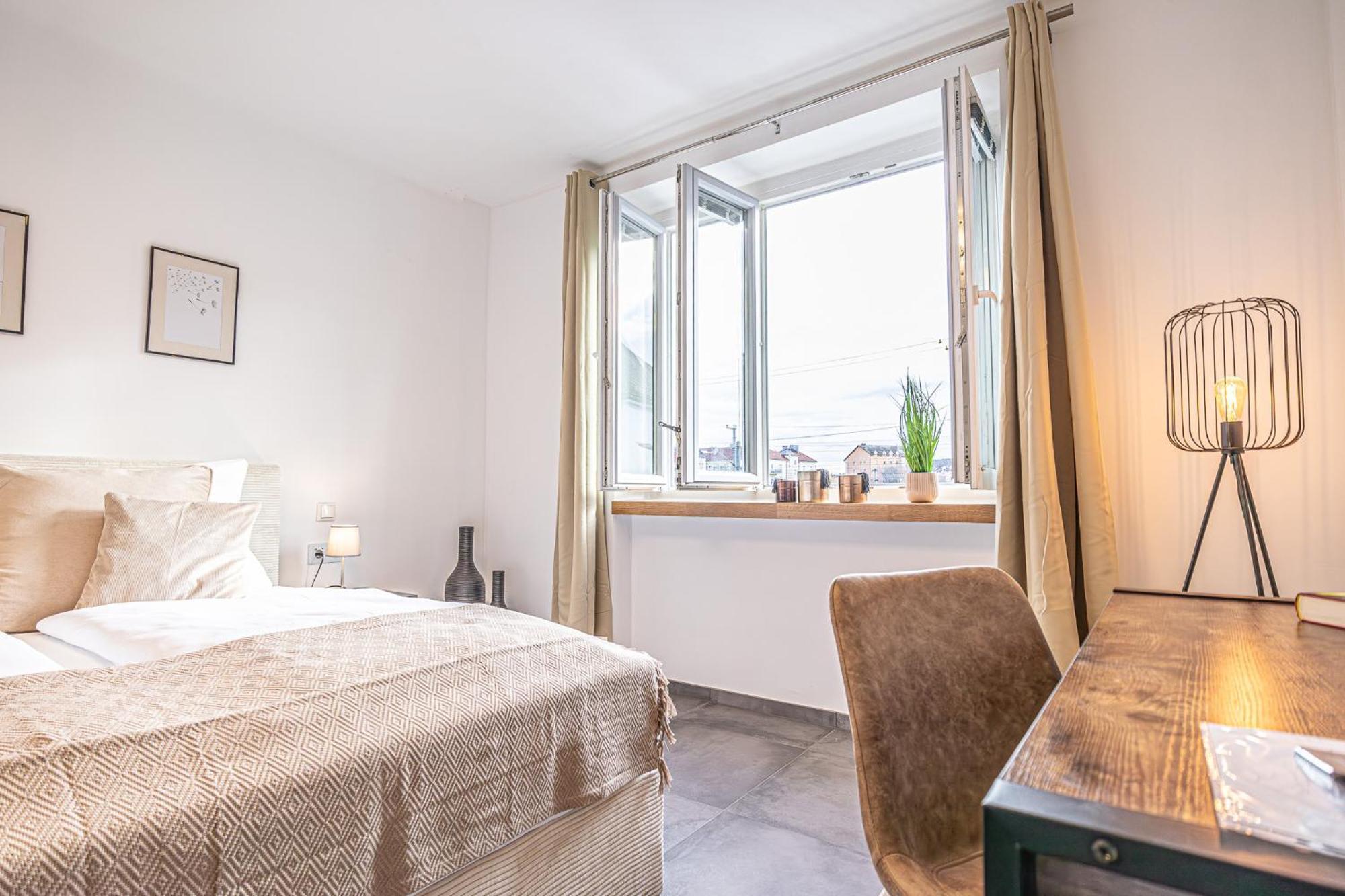Krems Bahnhof Deluxe Rooms - Near Danube River Luaran gambar
