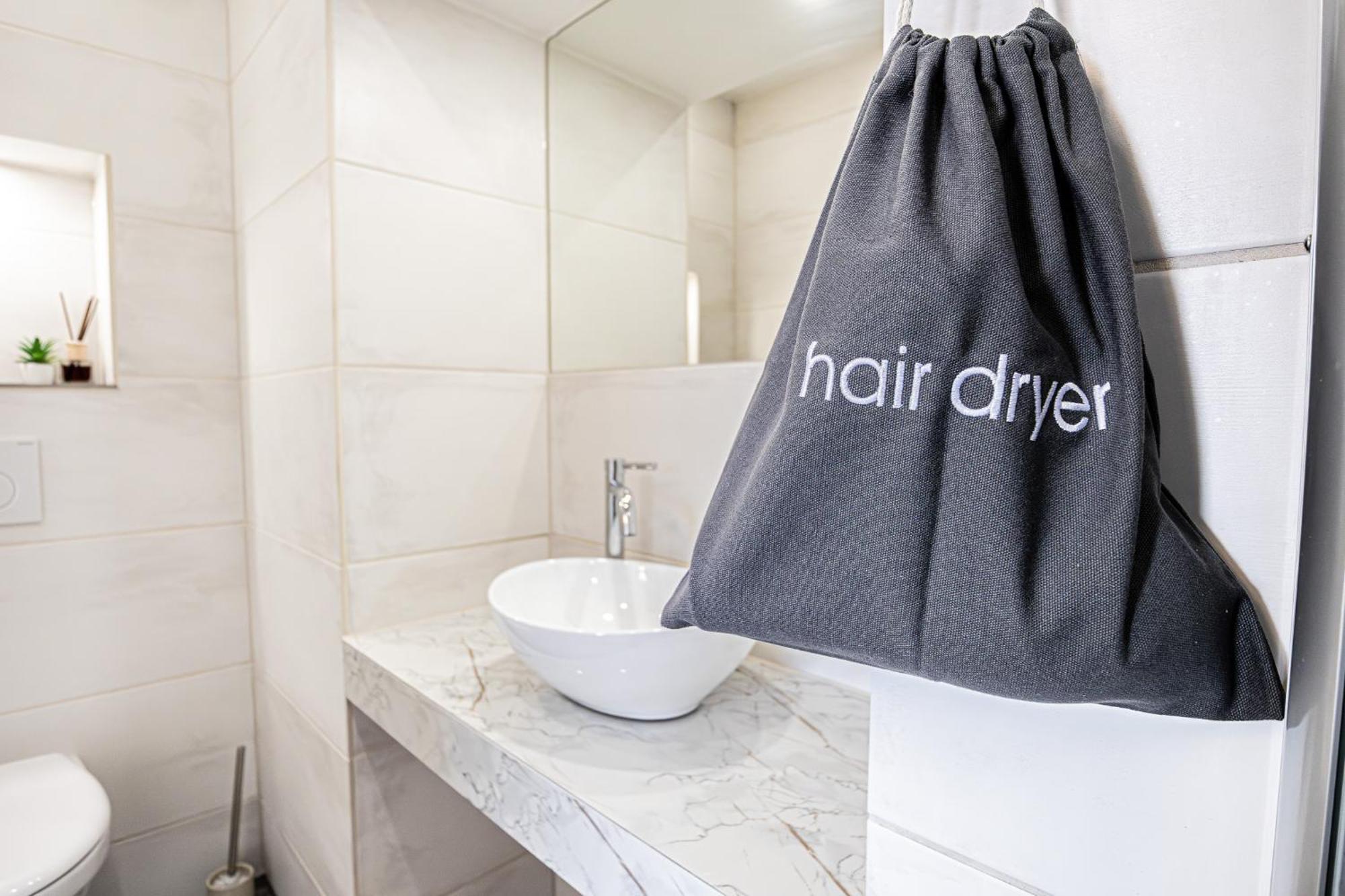 Krems Bahnhof Deluxe Rooms - Near Danube River Luaran gambar